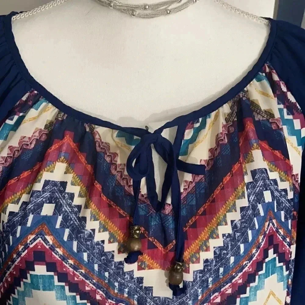 Rewind sz L multicolor blouse with blue sleeves and back - Picture 2 of 10